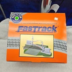 LIONEL FastTrack crossing with Flashers
