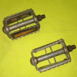 1/2" VP - 378 CLASSIC RAT TRAP BICYCLE PEDALS  VINTAGE OLD SCHOOL SCHWINN RALEIGH 
