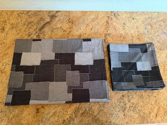 Set of 4 Table Placemats and 4 Cloth Napkins