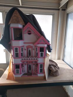 Doll house  for sale