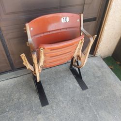 LA COLISEUM SEATS 