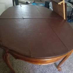 Vintage Dining Room Table And 4 Chairs