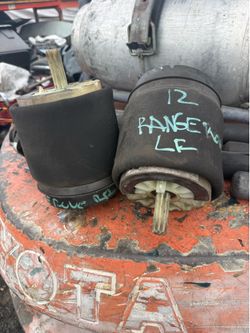 2012 Range Rover Rear Air Suspension Springs $450