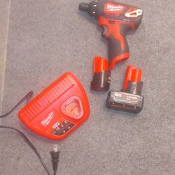 Impact Drill M 12 Milwaukee Plus Charger And 2 Batteries 