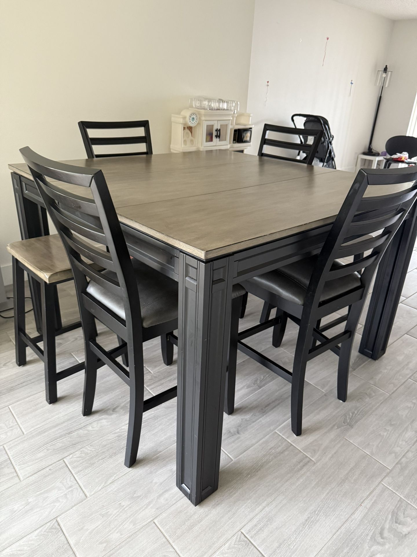 Dining table With Chairs