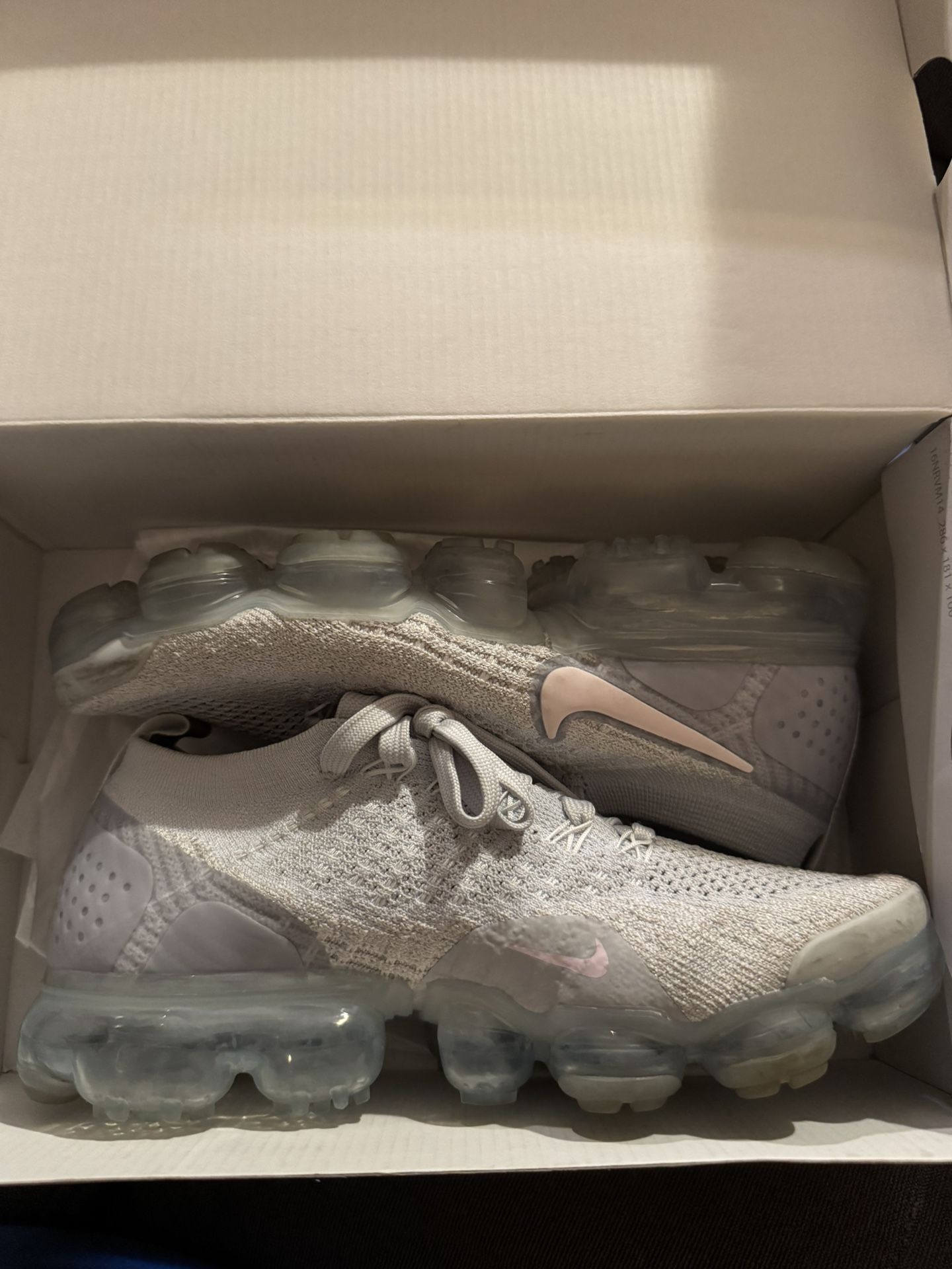 Grey Nike Vapor max Flyknit, Size 7.5 Women’s 