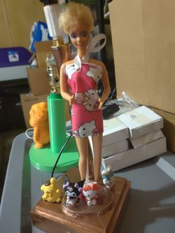 Barbie And Hello Kitty And Friends Table Lamp