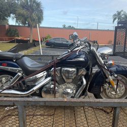 20006 Honda V1300