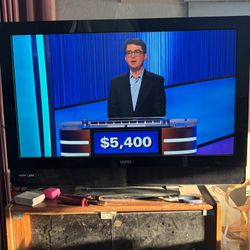 Television Vizio 37 Inches Used Works 