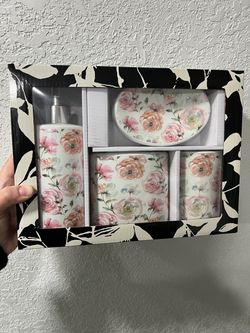 New beautiful bathroom set