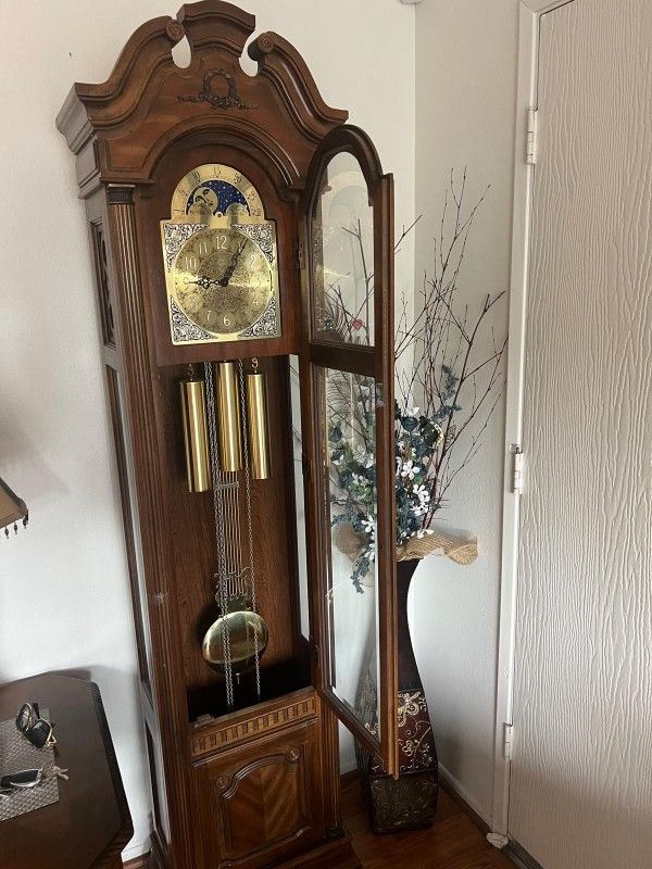 Clock Furniture 