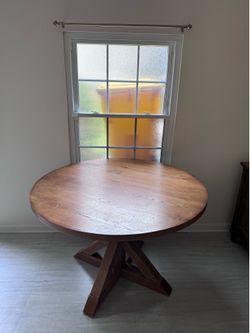 Farmhouse round solid wood base dining table