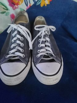 Men Converse tennis shoes
