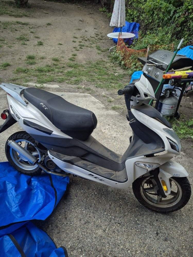 50cc Gas Scooter . Puma