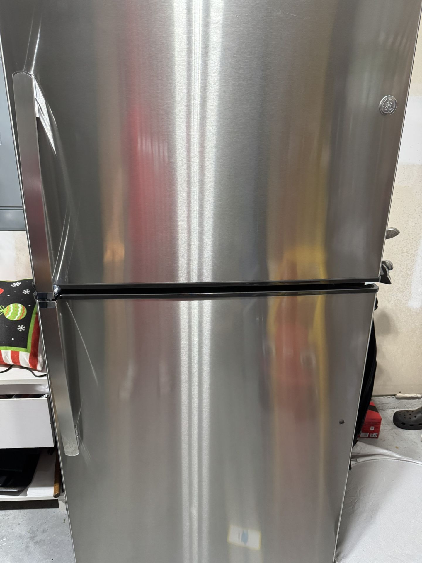 GE Refrigerator