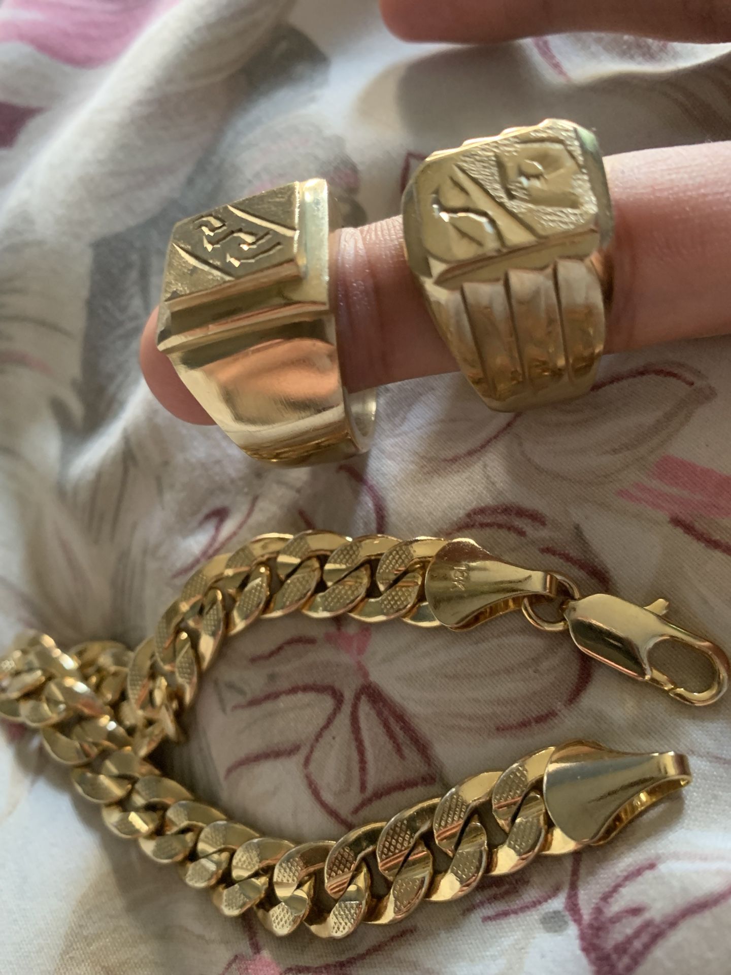 2, 18k Rings. 18k Bracelets. Selling Together