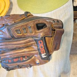 WILSON A900. RH 13 .5 Inches.   $80. FIRM PRICE