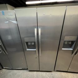 33” FRIGIDAIRE STAINLESS STEEL REFRIGERATOR 