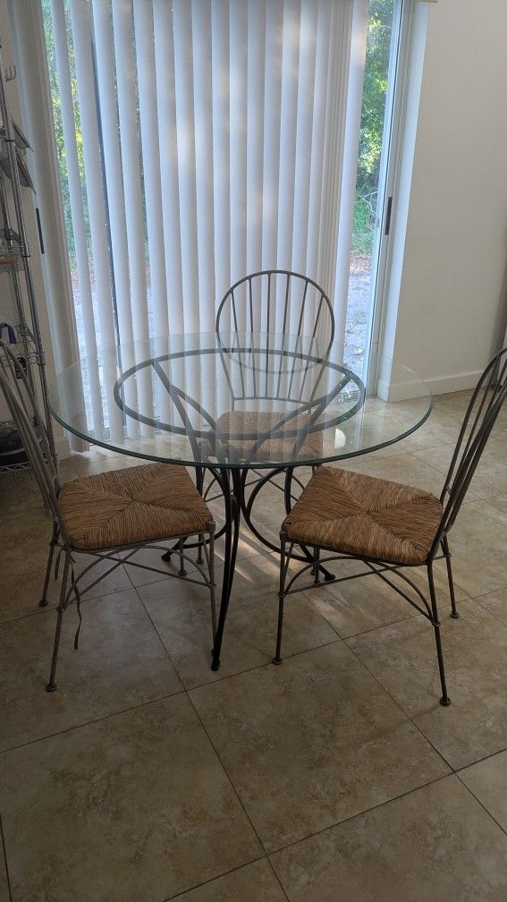 Glass Top Breakfast Table w/4 Chairs