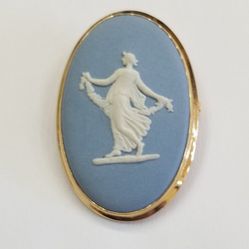 Gold Plated Pin Wedgewood 