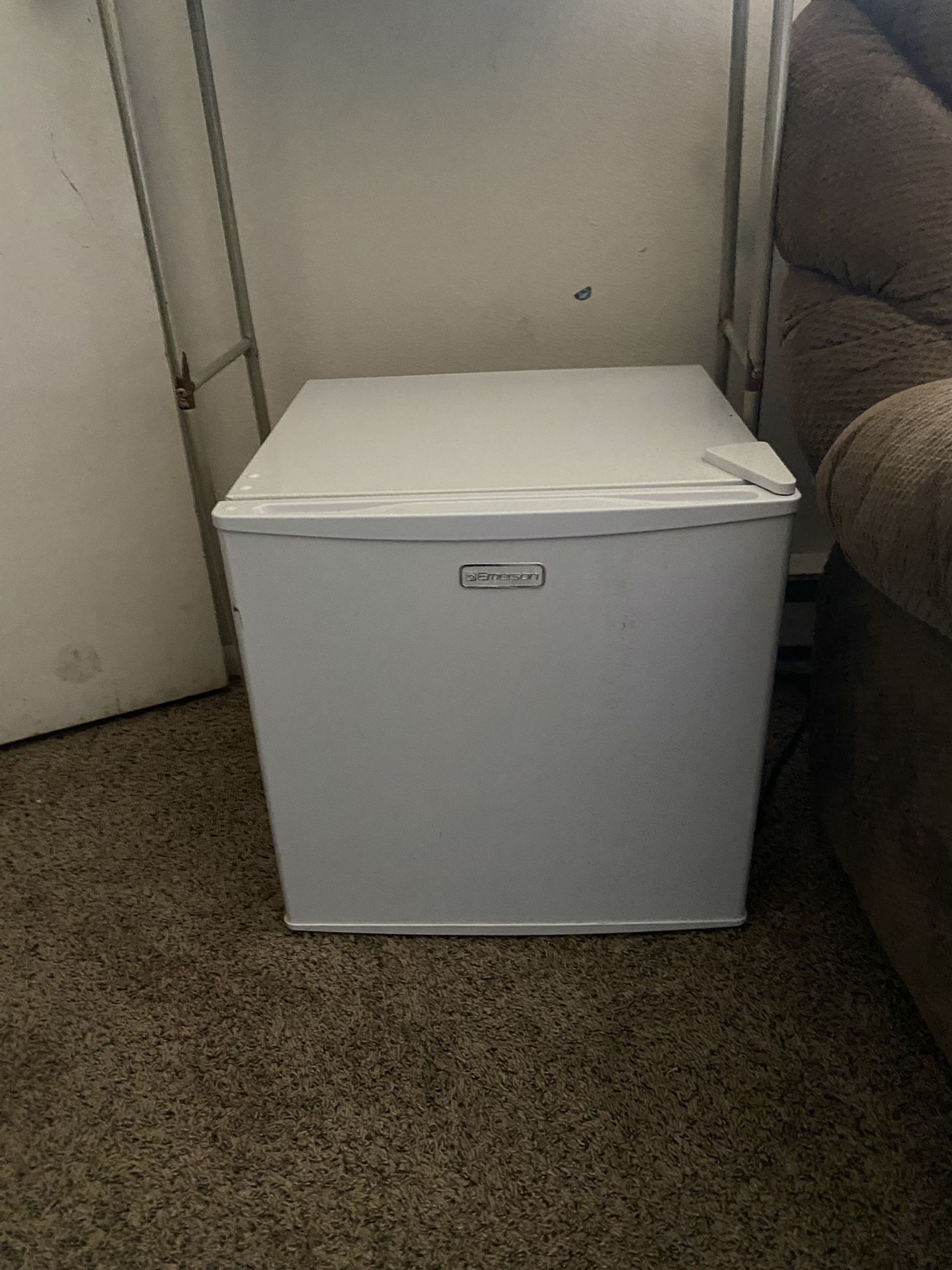 Hisense White Mini Fridge