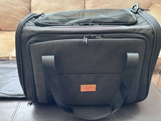 Pet Crate Carrier-New - 17x13 for small pet