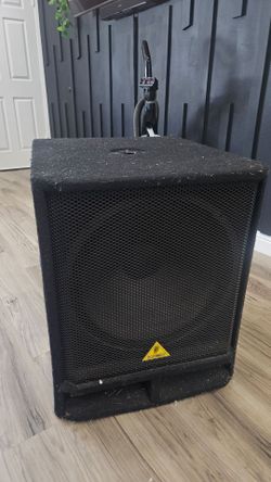 Behringer Subwoofer
