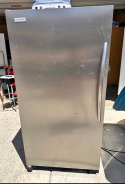 Frigidaire Upright Freezer – Great Garage or Budget Friendly Freezer ❄️🔥