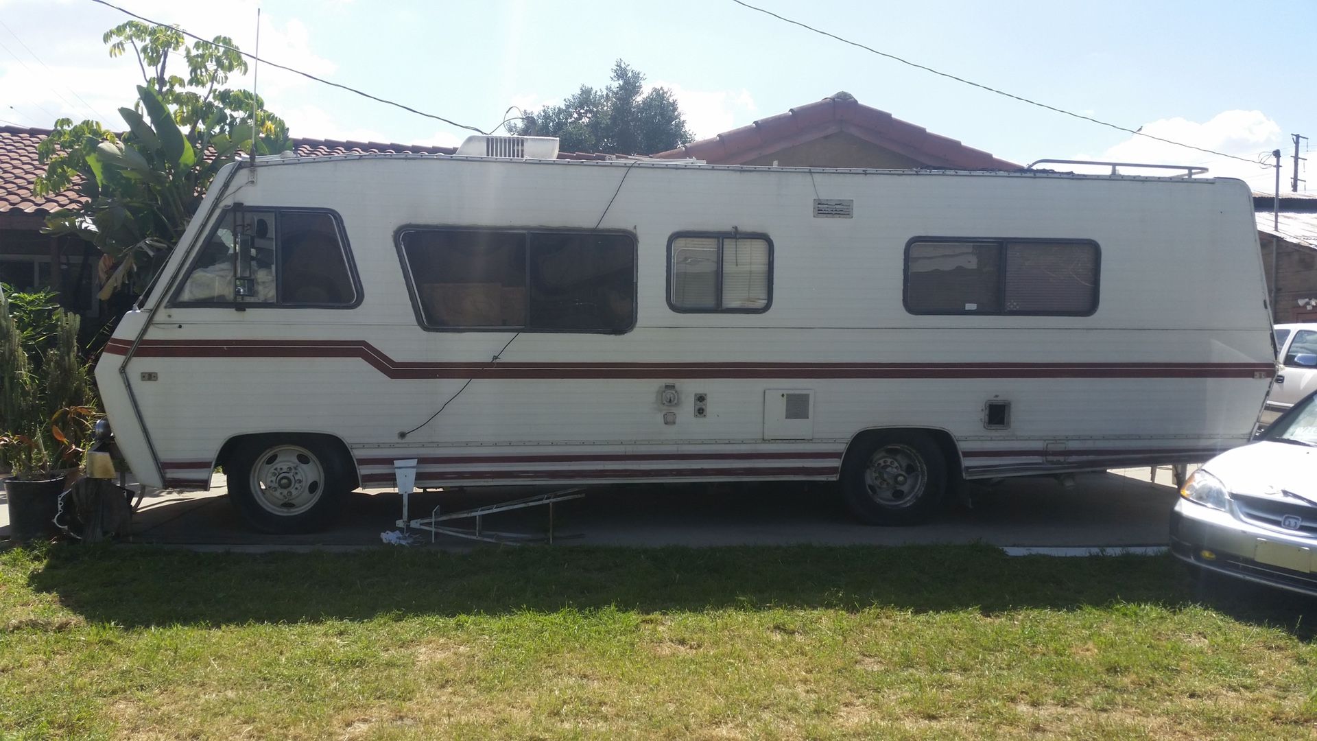 Motorhome   Needs Tlc     