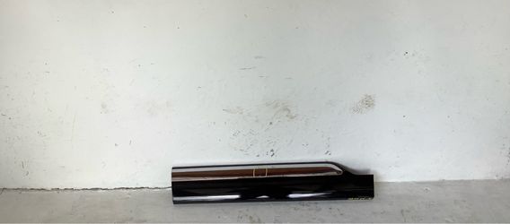 2016-2025 Volvo XC90 left rear door molding (8)