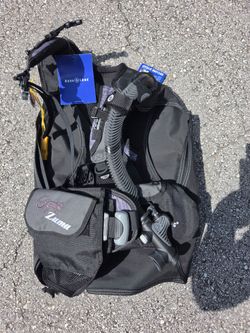Aqua Lung Zuma BCD and Diving Gear sold as is