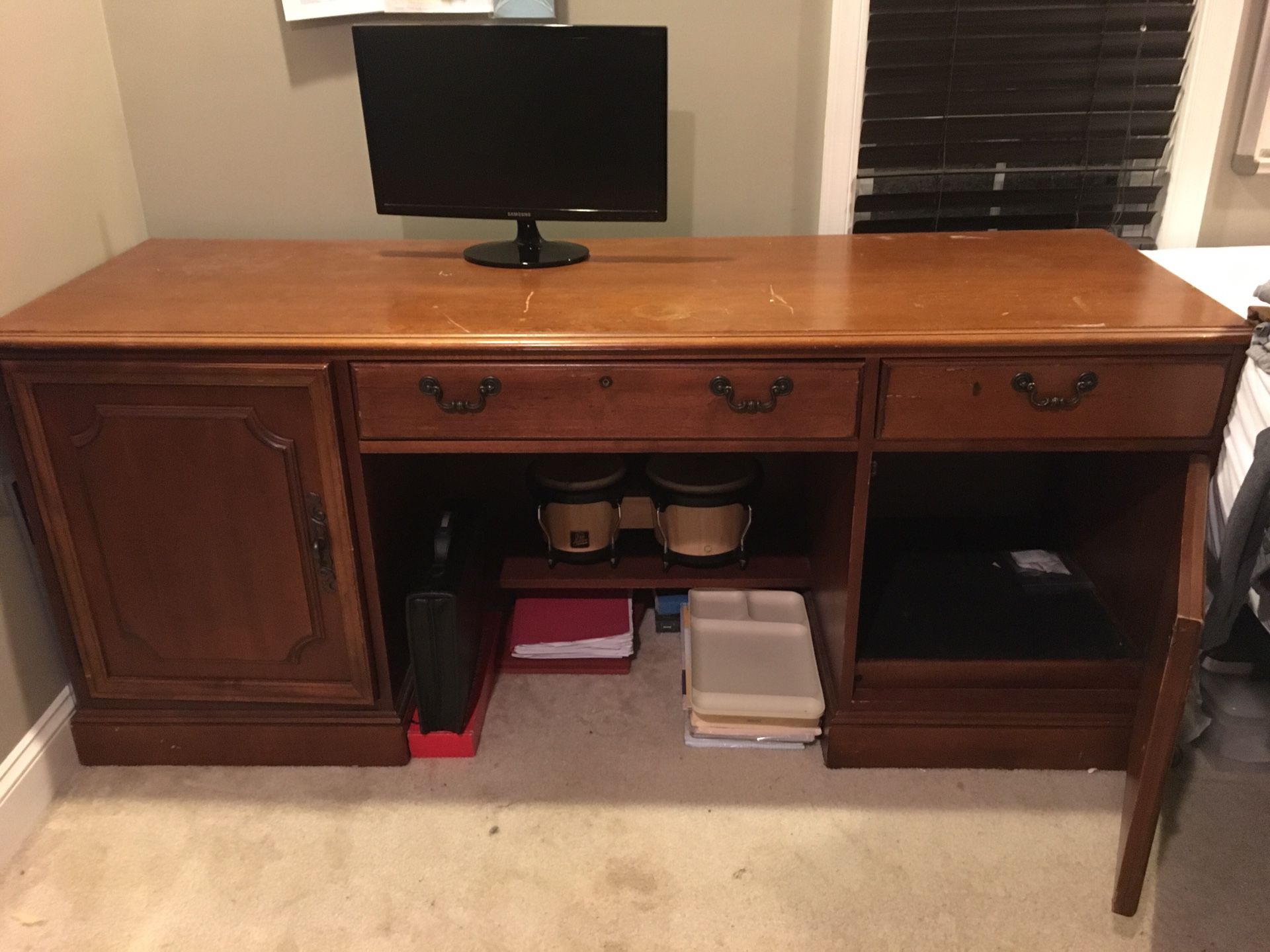 Free solid wood desk