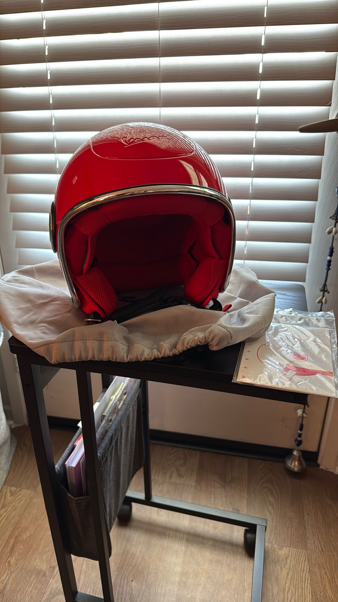 VESPA Helmet NEW red Limited edition 946 VJ1 Size Large