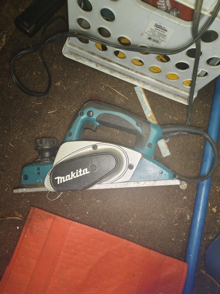 Makita 6.5 Amp 3-1/4 in. Corded Handheld Planer