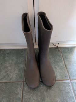 Rain boots