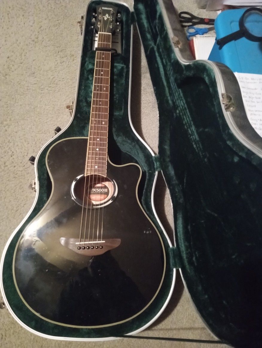 Yamaha APX500iii Performance Electric Acoustic Guitar With Case
