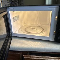 Hamilton Beach Microwave. Small. 