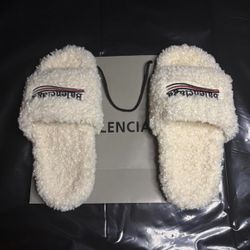 Balenciaga Slides 