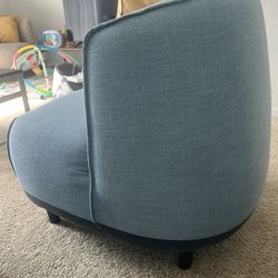 2 Pieces Like New