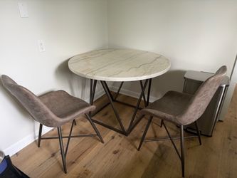 Marble Round Table w/4 chairs