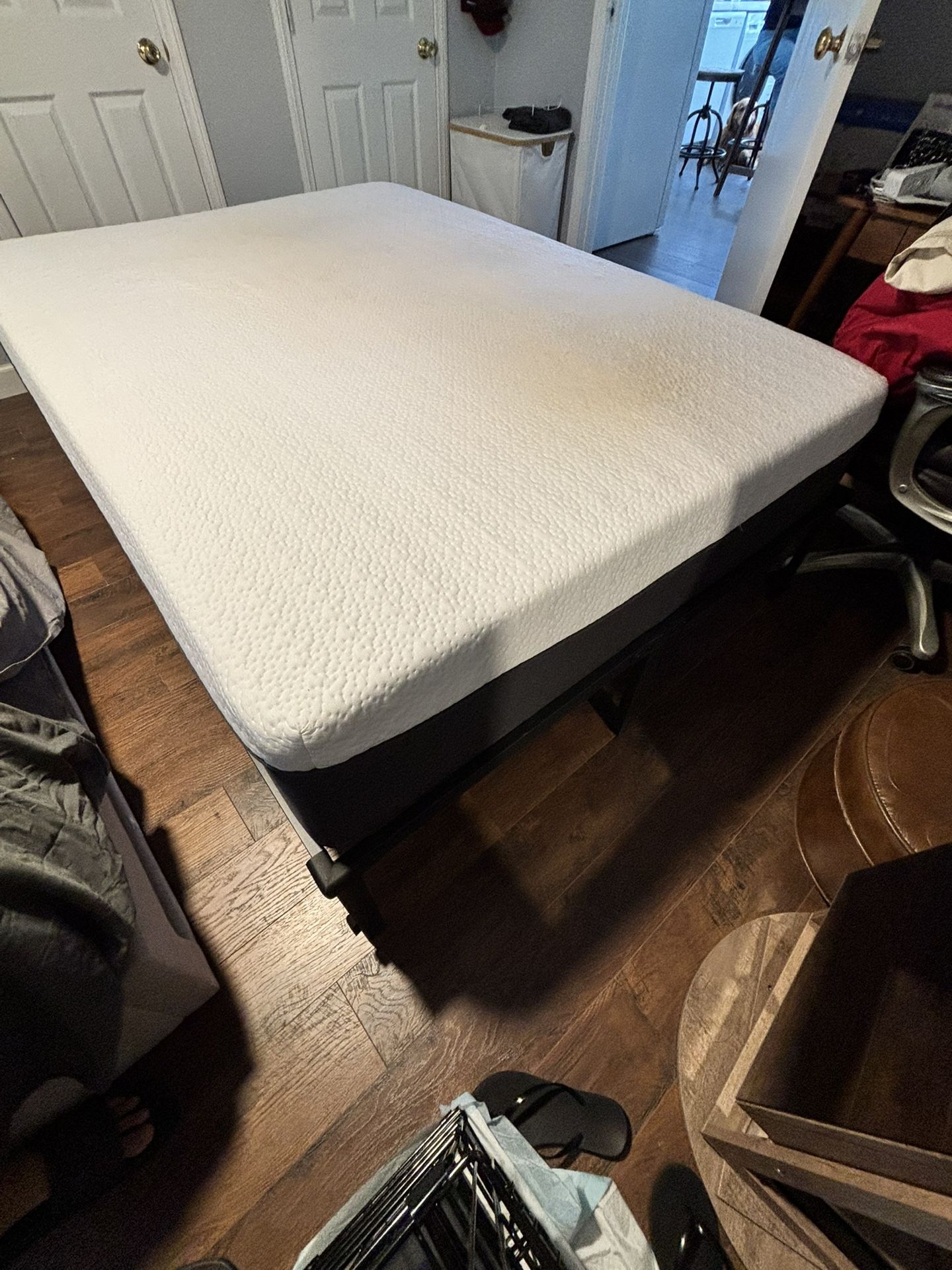 Full Sized Mattress And Bed Frame