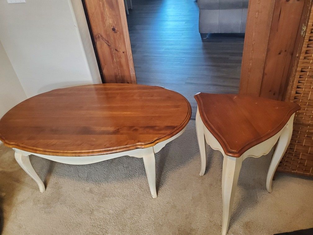 Ethan Allen Coffee And End Table.