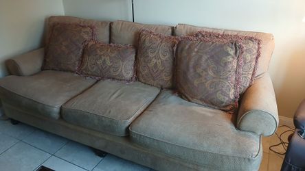 Free couch w pillows