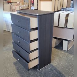 Five drawers dresser with rails