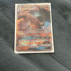 ULTRA RARE Charizard GX SM195