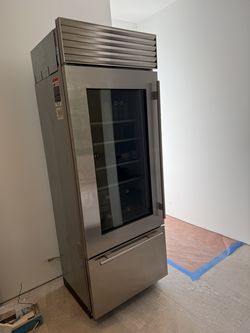 Sub-Zero 30” Glass Door Refrigerator & Freezer – Stainless Steel