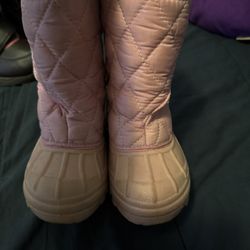 Light Pink Size 8c Snow Boots  Not Stained. Just Taken With The Flash On. 