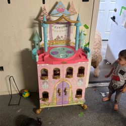 Princess Dollhouse $30 OBO