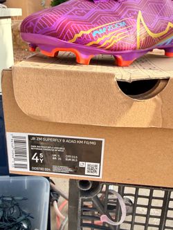 Shoes cleats
