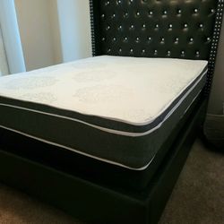 NEW QUEEN-SIZE PILLOW TOP MATTRESS AND BOX SPRING 